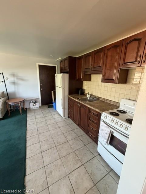 32-1759 King Street E Property Photo 11