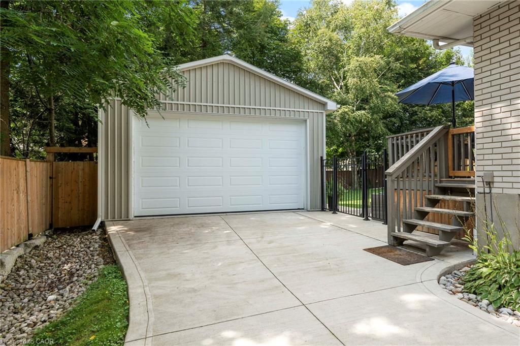 16 Gibson Drive Property Photo 3