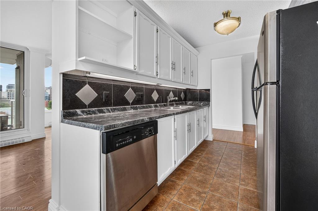 808-75 Queen Street N Property Photo 8