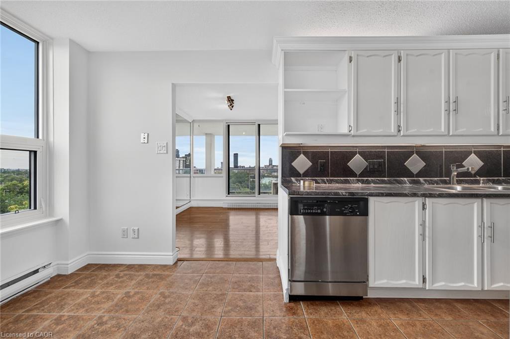 808-75 Queen Street N Property Photo 21