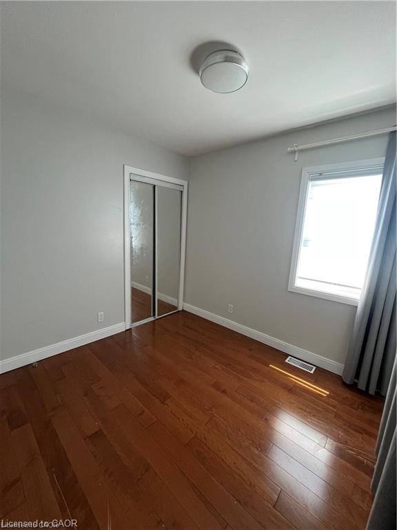 179 Vine Street S Property Photo 5