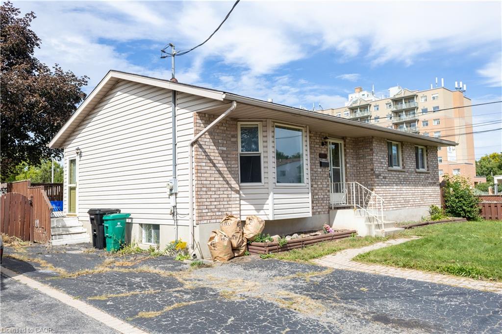 120 Union Street S Property Photo 6