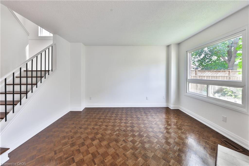 2-4635 Regents Terrace Property Photo 13