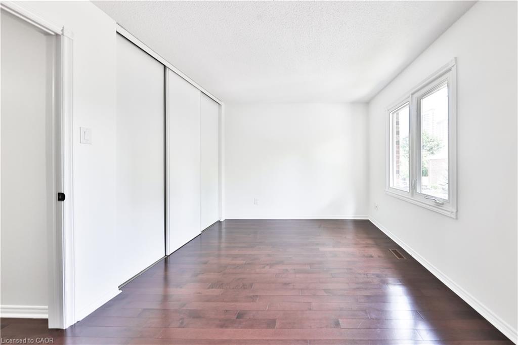 2-4635 Regents Terrace Property Photo 26