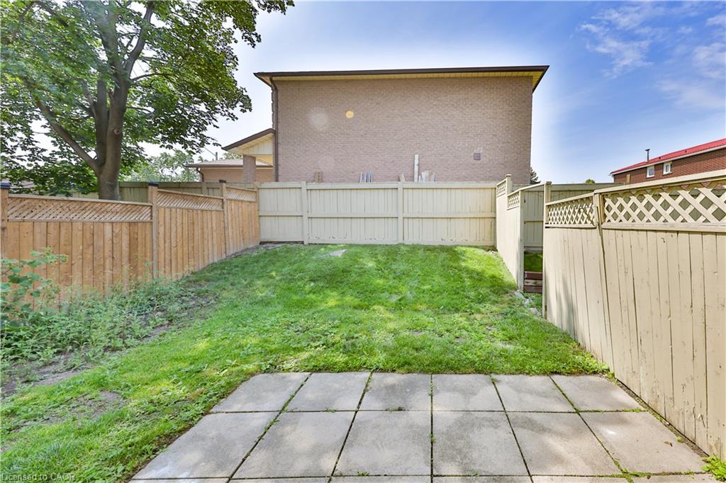 2-4635 Regents Terrace Property Photo 27