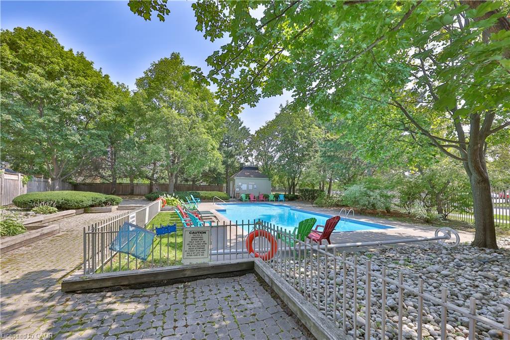 2-4635 Regents Terrace Property Photo 32