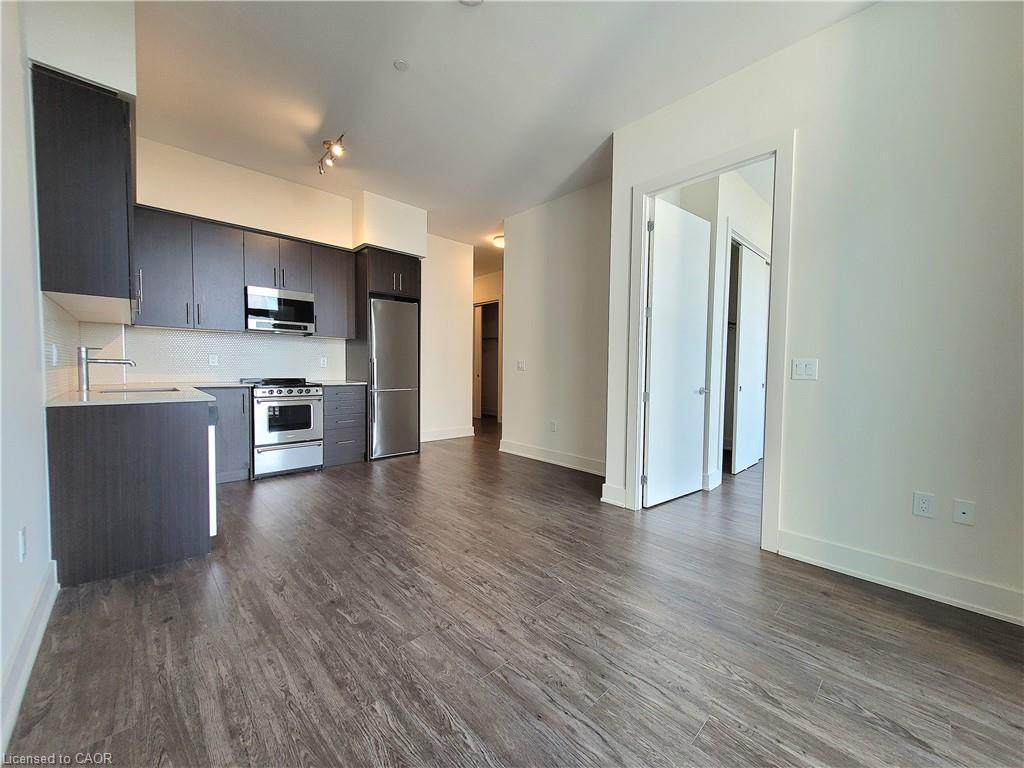 1418-212 King William Street Property Photo 4
