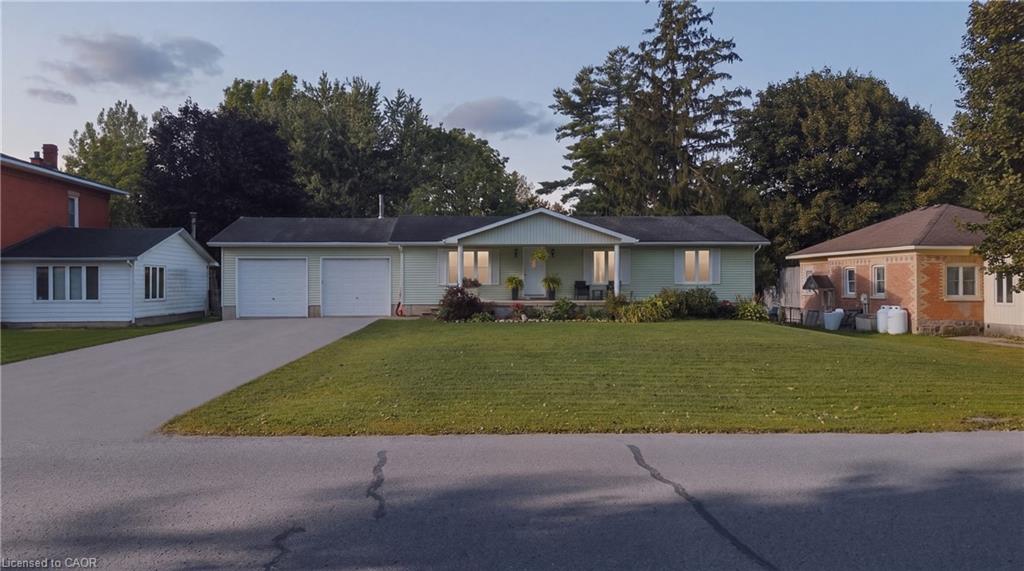 1065 Howick Street Property Photo 1