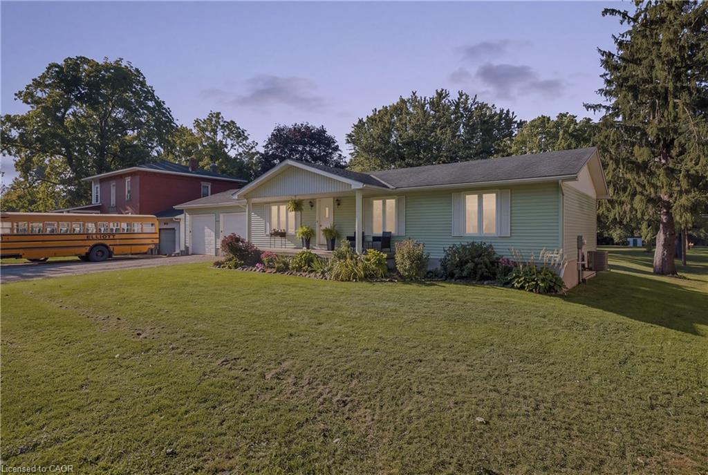 1065 Howick Street Property Photo 2