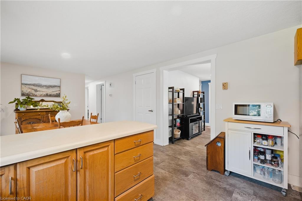 1065 Howick Street Property Photo 11
