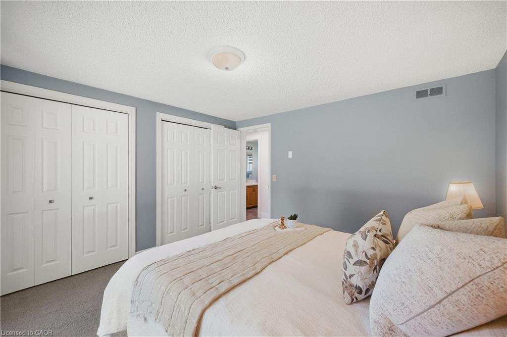 1065 Howick Street Property Photo 14