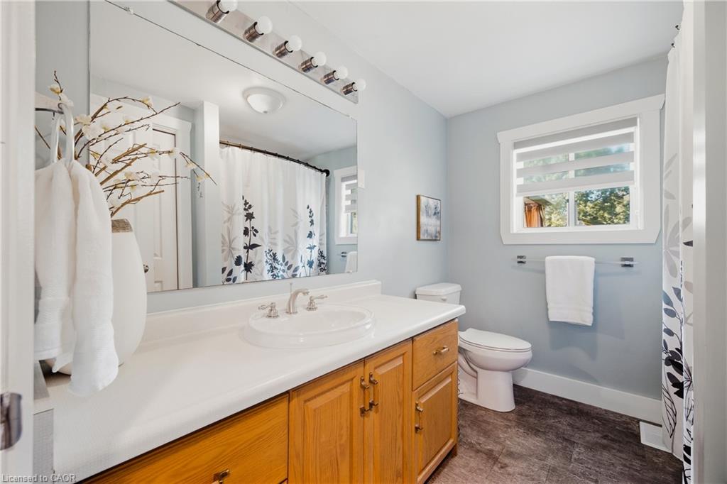 1065 Howick Street Property Photo 17