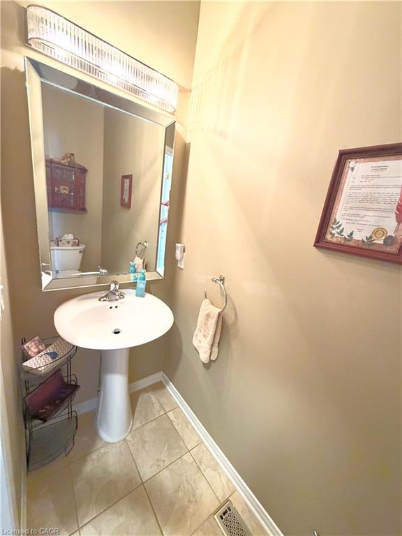 40 Stornoway Crescent Property Photo 11