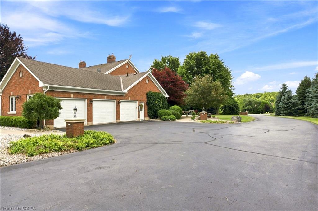 6 Hickory Hollow Property Photo 4