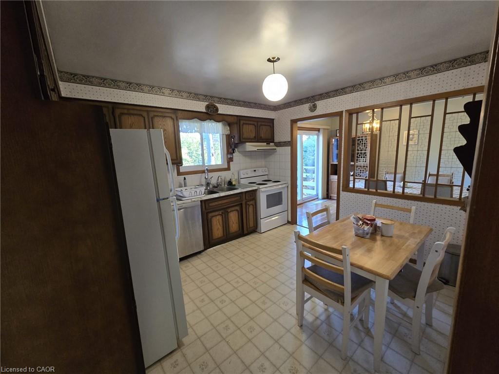 410 Lakeview Drive Property Photo 4