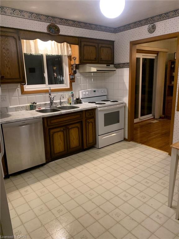 410 Lakeview Drive Property Photo 5