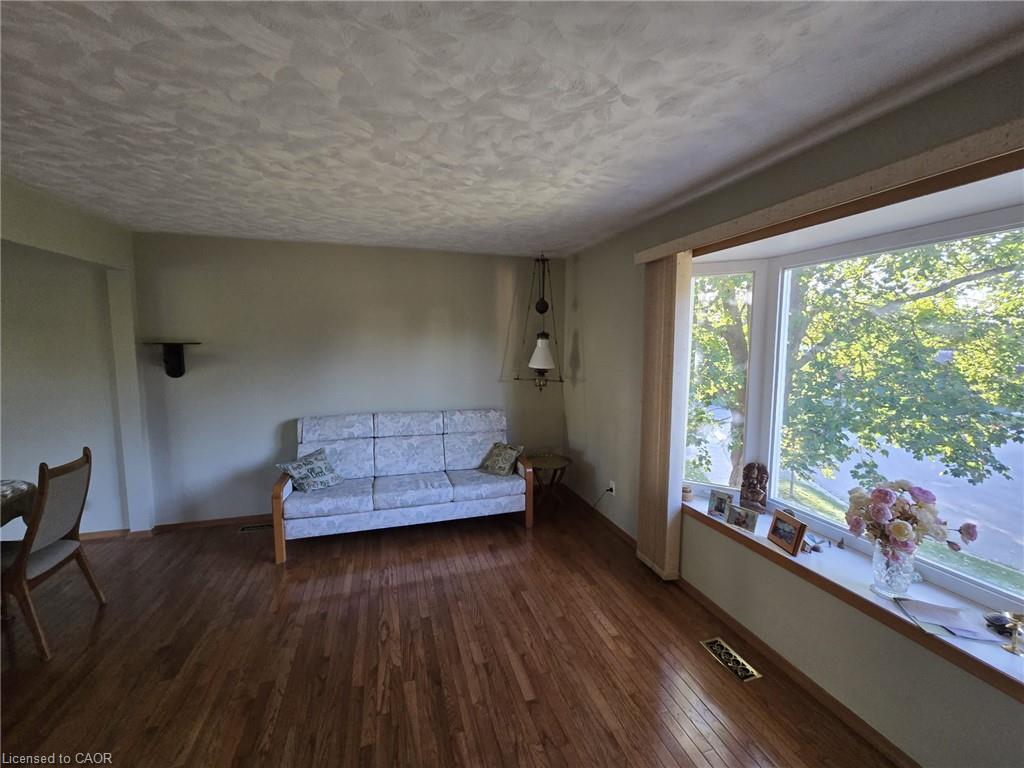 410 Lakeview Drive Property Photo 7