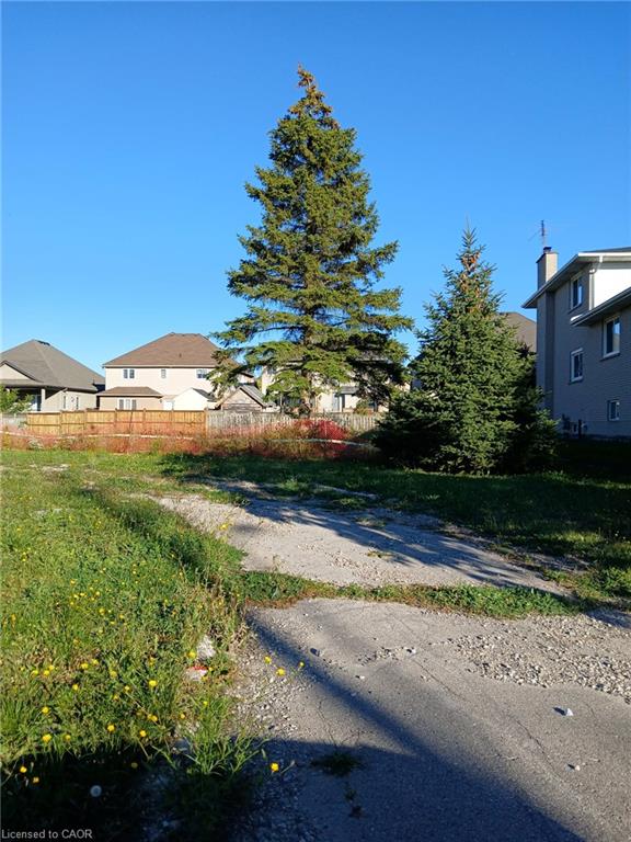 28 Second Road W Property Photo 1