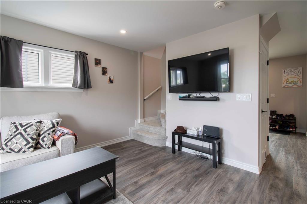 9 Bridge Street Property Photo 15