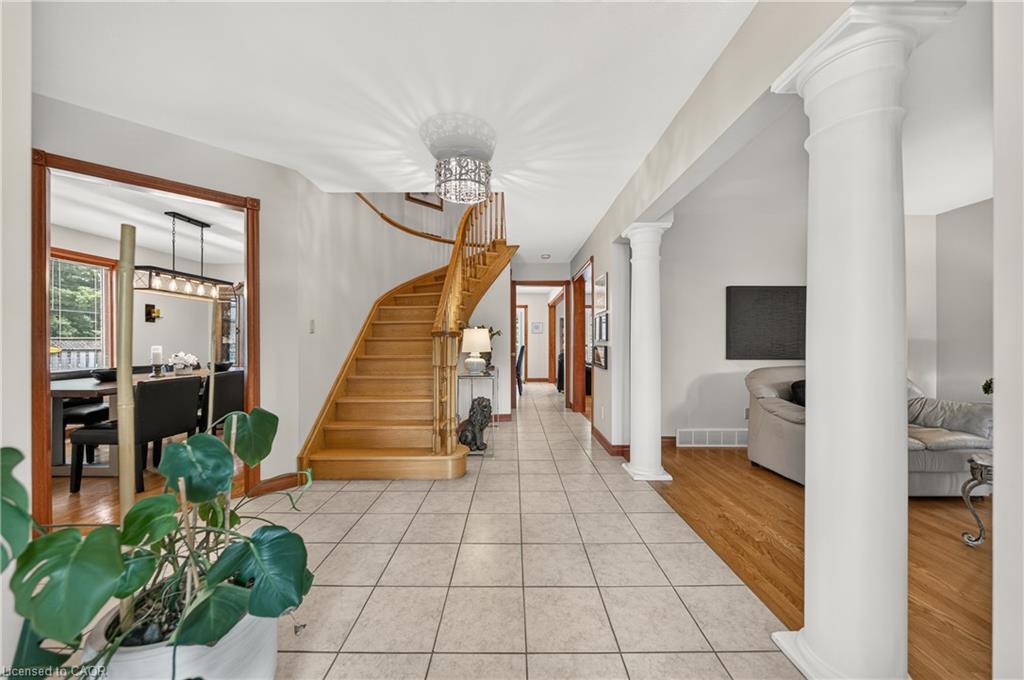 52 Archwood Crescent Property Photo 8