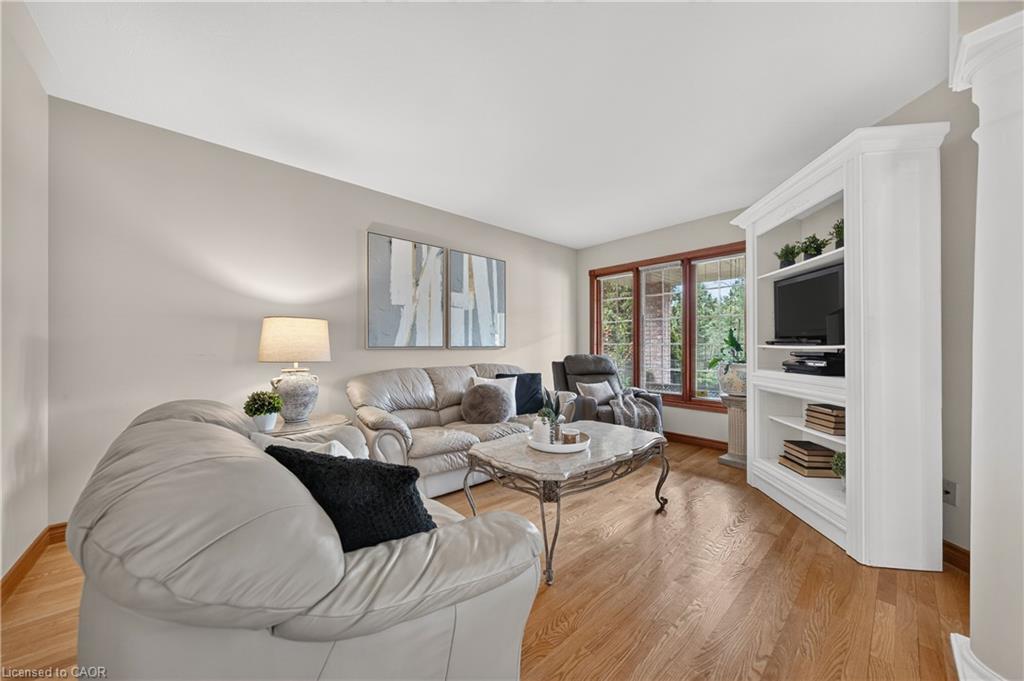 52 Archwood Crescent Property Photo 10