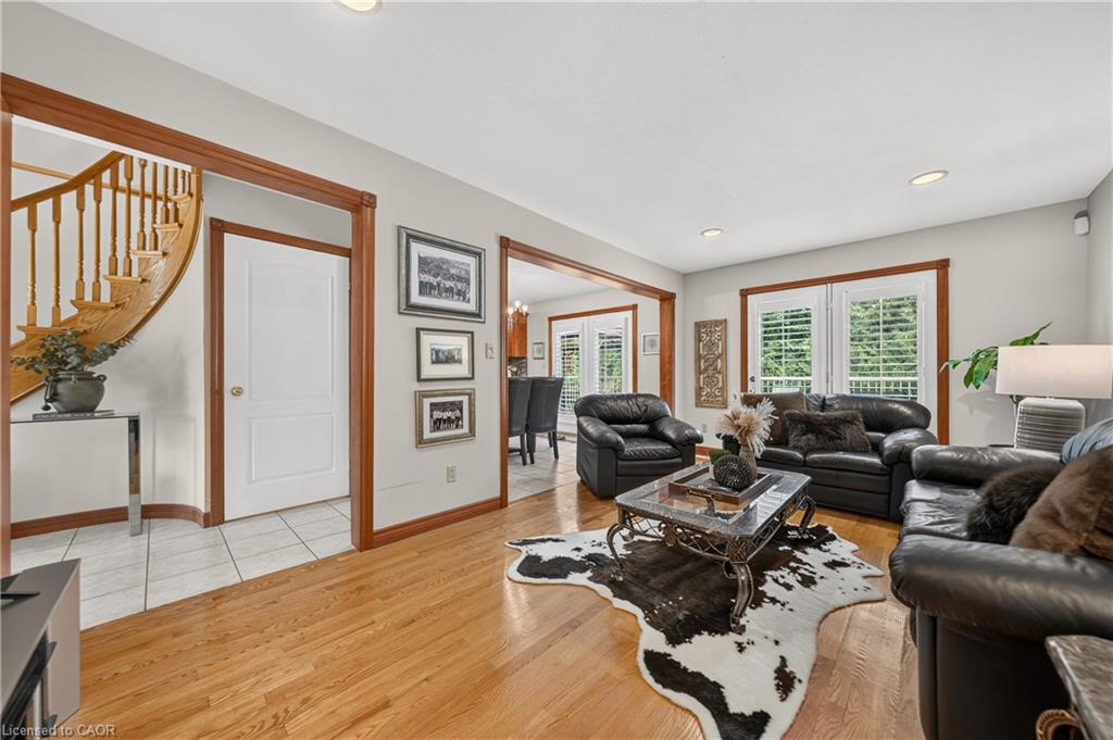 52 Archwood Crescent Property Photo 16