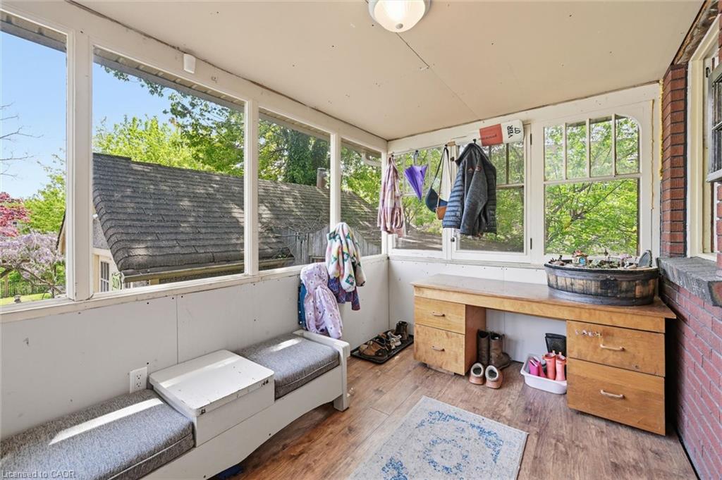 392 Queenston Street Property Photo 18