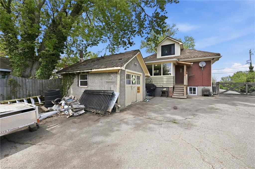 392 Queenston Street Property Photo 26