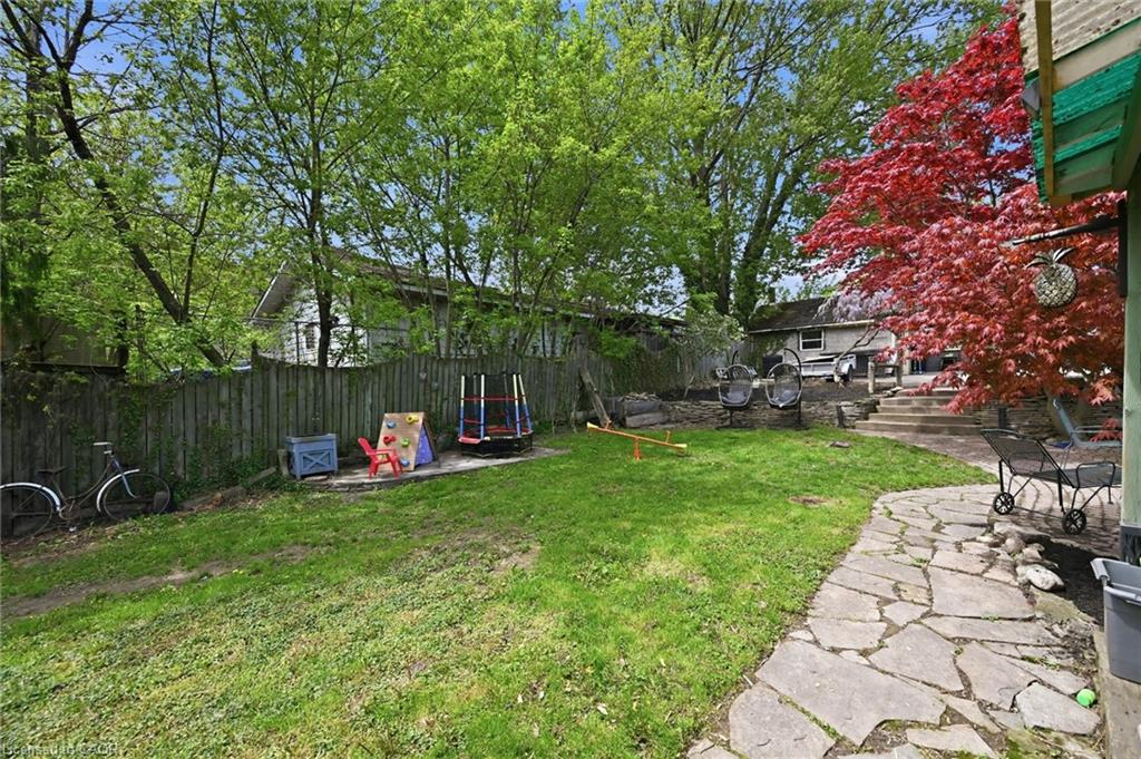 392 Queenston Street Property Photo 31