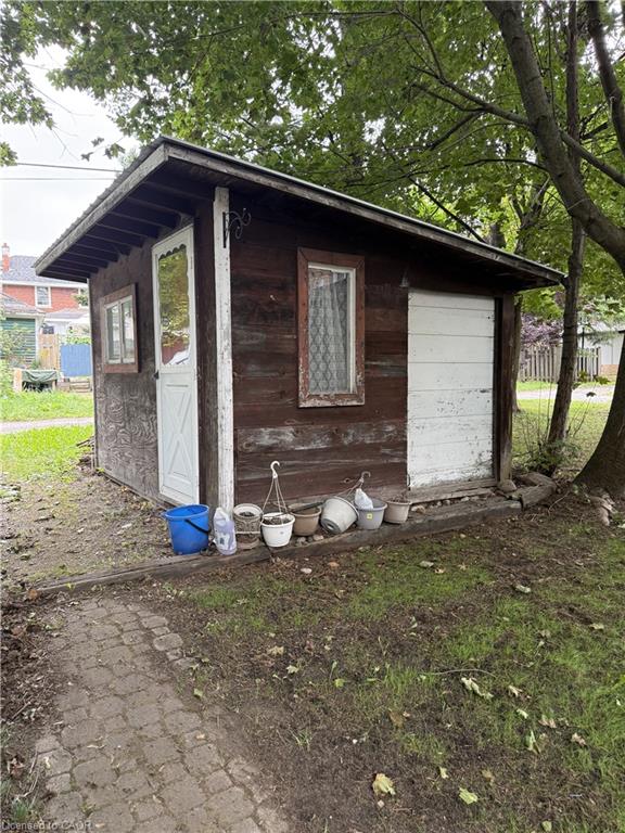 157 Church Street Property Photo 4