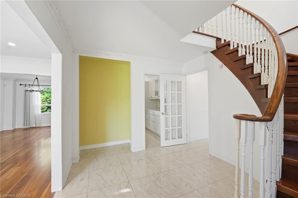 127 O'connor Crescent Property Photo 6