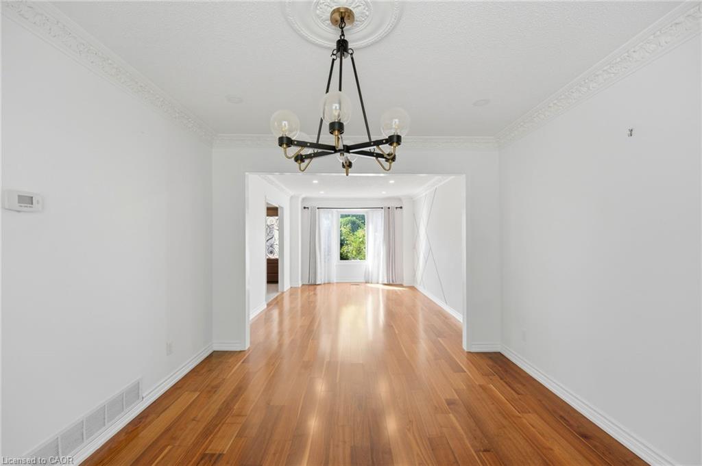 127 O'connor Crescent Property Photo 17