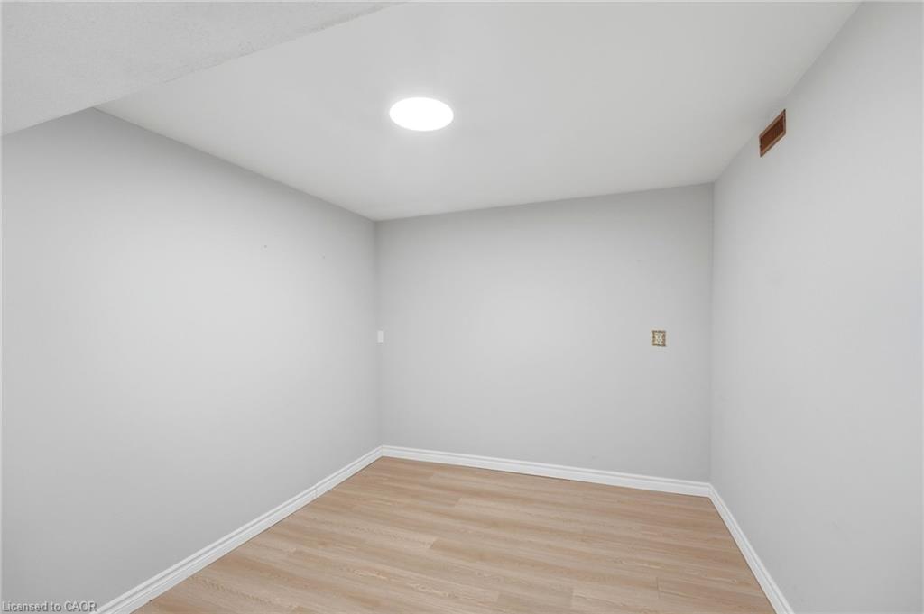 127 O'connor Crescent Property Photo 33