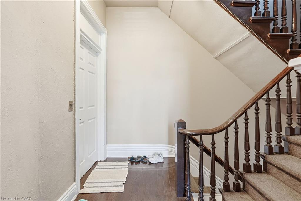 191 James Street S Property Photo 7