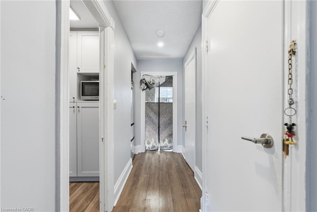 191 James Street S Property Photo 11