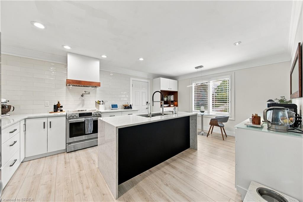 447 King Edward Street Property Photo 6