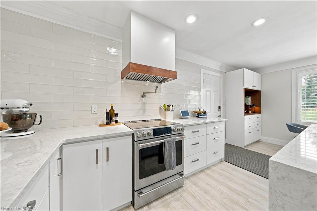 447 King Edward Street Property Photo 7