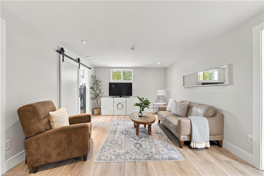 447 King Edward Street Property Photo 31