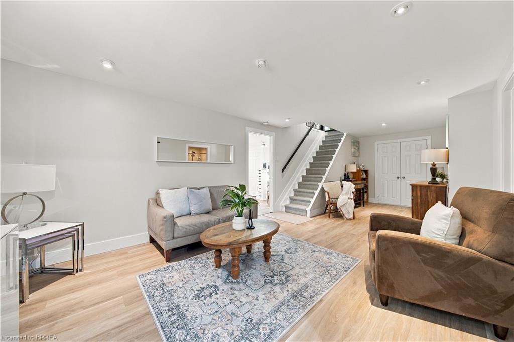 447 King Edward Street Property Photo 32