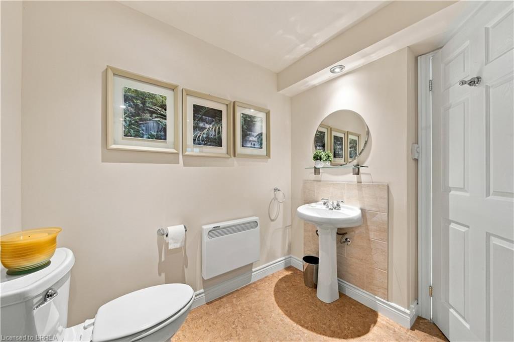 447 King Edward Street Property Photo 35