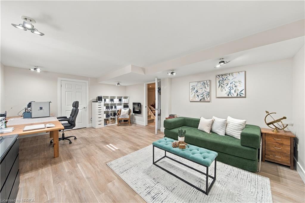 447 King Edward Street Property Photo 39