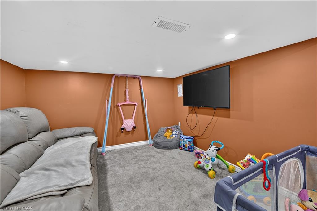 21 Cameron Avenue N Property Photo 22