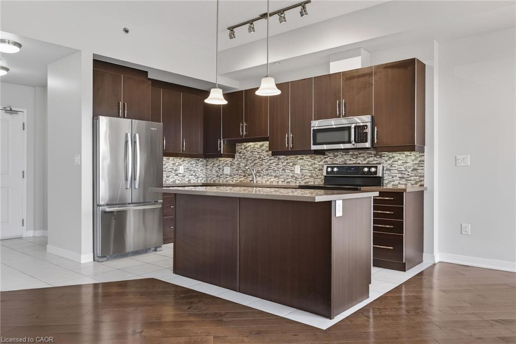 804-90 Charlton Avenue W Property Photo 8