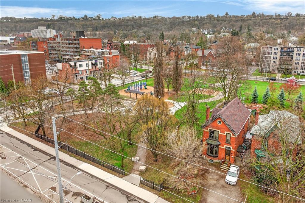 804-90 Charlton Avenue W Property Photo 23