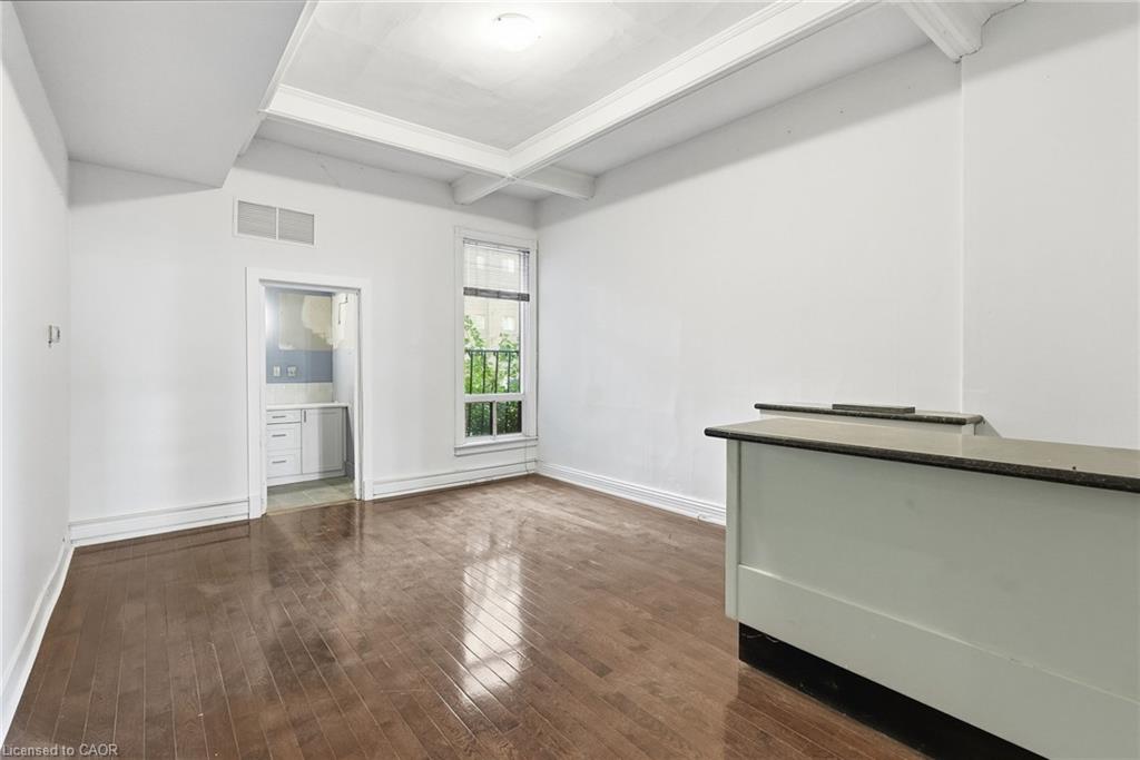 191 James Street S Property Photo 15