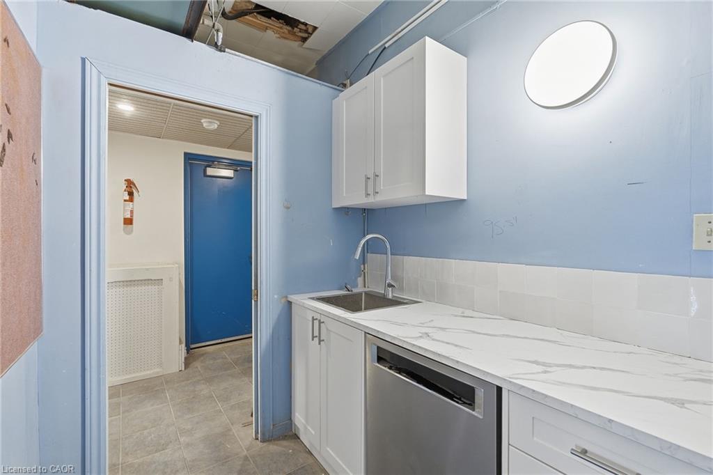 191 James Street S Property Photo 18
