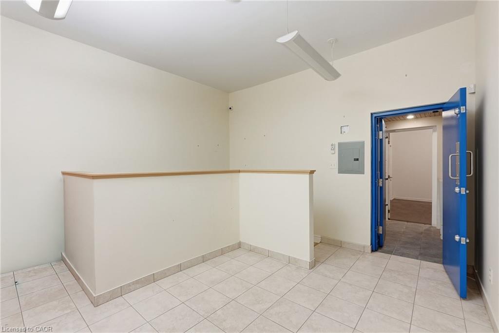 191 James Street S Property Photo 22