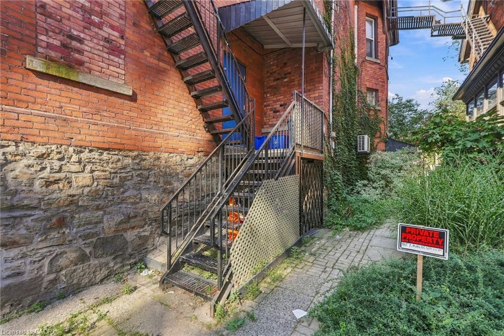 191 James Street S Property Photo 26