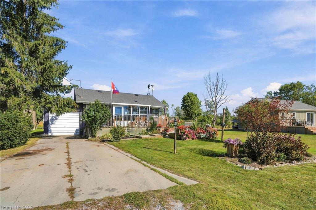 2579 Lakeshore Road Property Photo 3