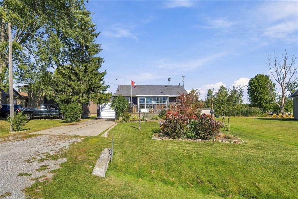 2579 Lakeshore Road Property Photo 4